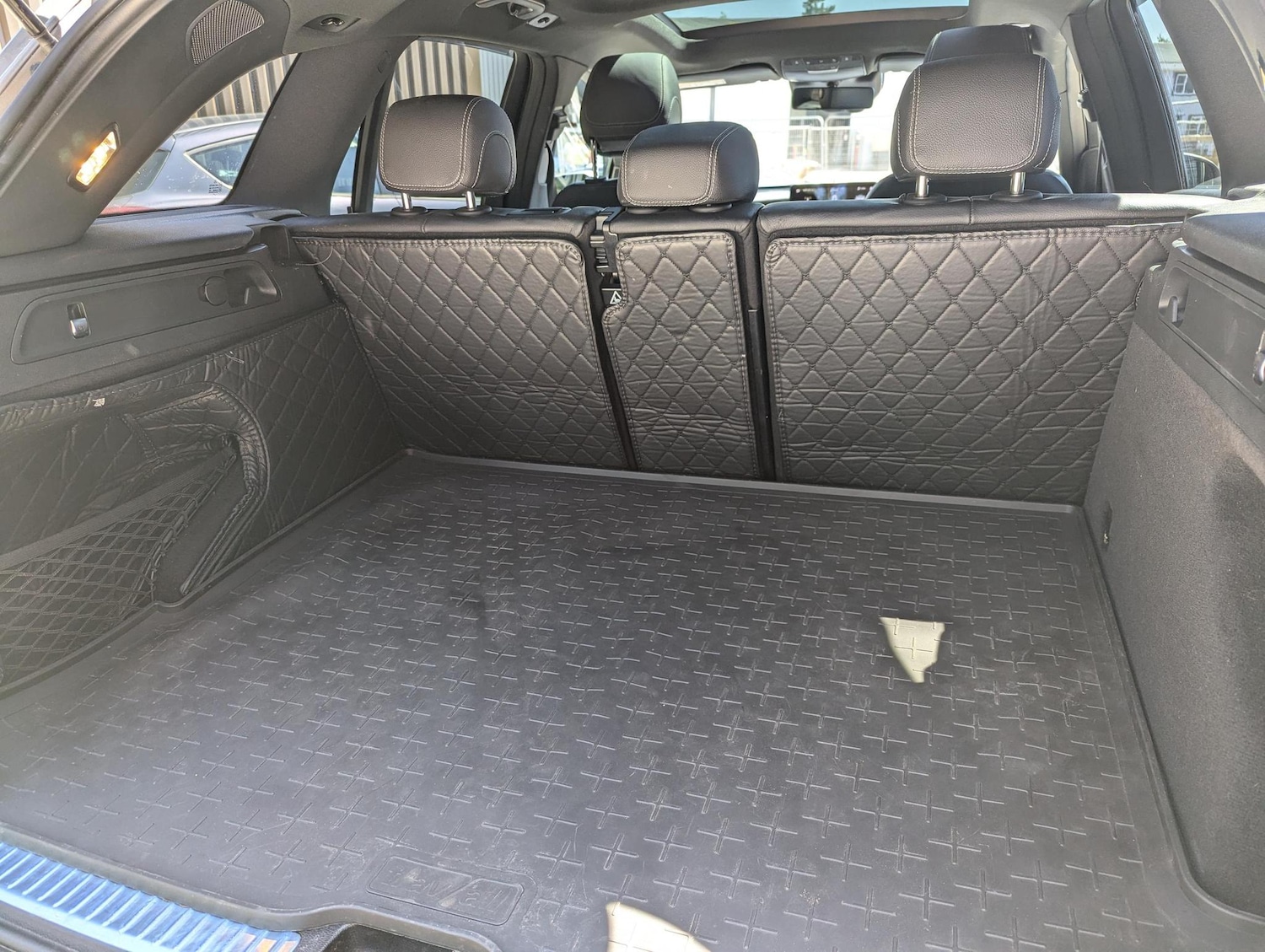 Used Mercedes-Benz GLC 2019 for sale - 76151860: Photo 13