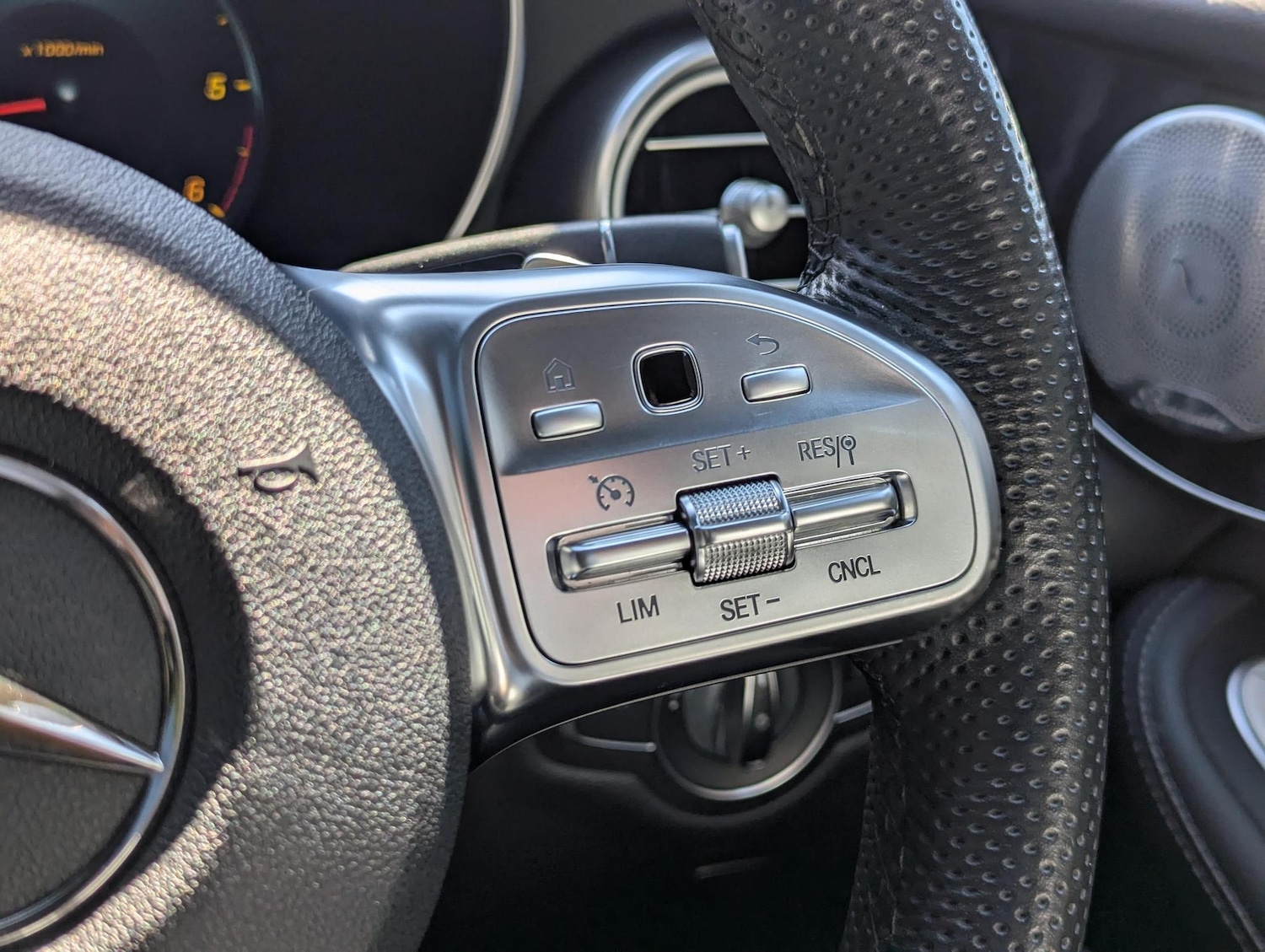 Used Mercedes-Benz GLC 2019 for sale - 76151860: Photo 16