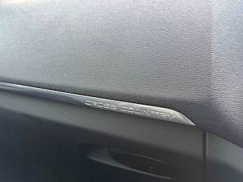 Used Volvo V40 2014 for sale - 79506930: Photo