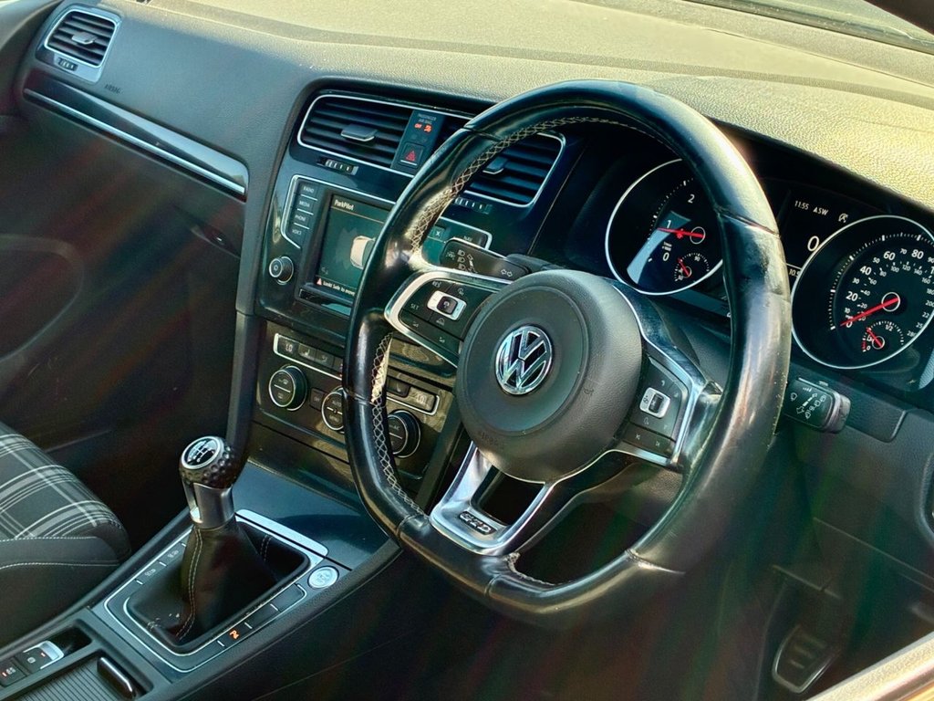 Used Volkswagen Golf 2015 for sale - 76048450: Photo 9