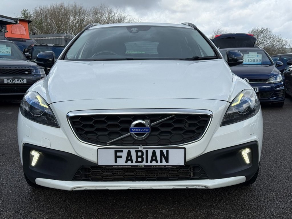 Used Volvo V40 2014 for sale - 77879616: Photo 4