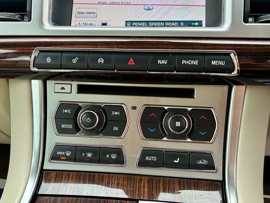 Used Jaguar XF 2015 for sale - 77408618: Photo 24