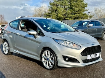 Used Ford Fiesta 2016 for sale - 77302600: Photo