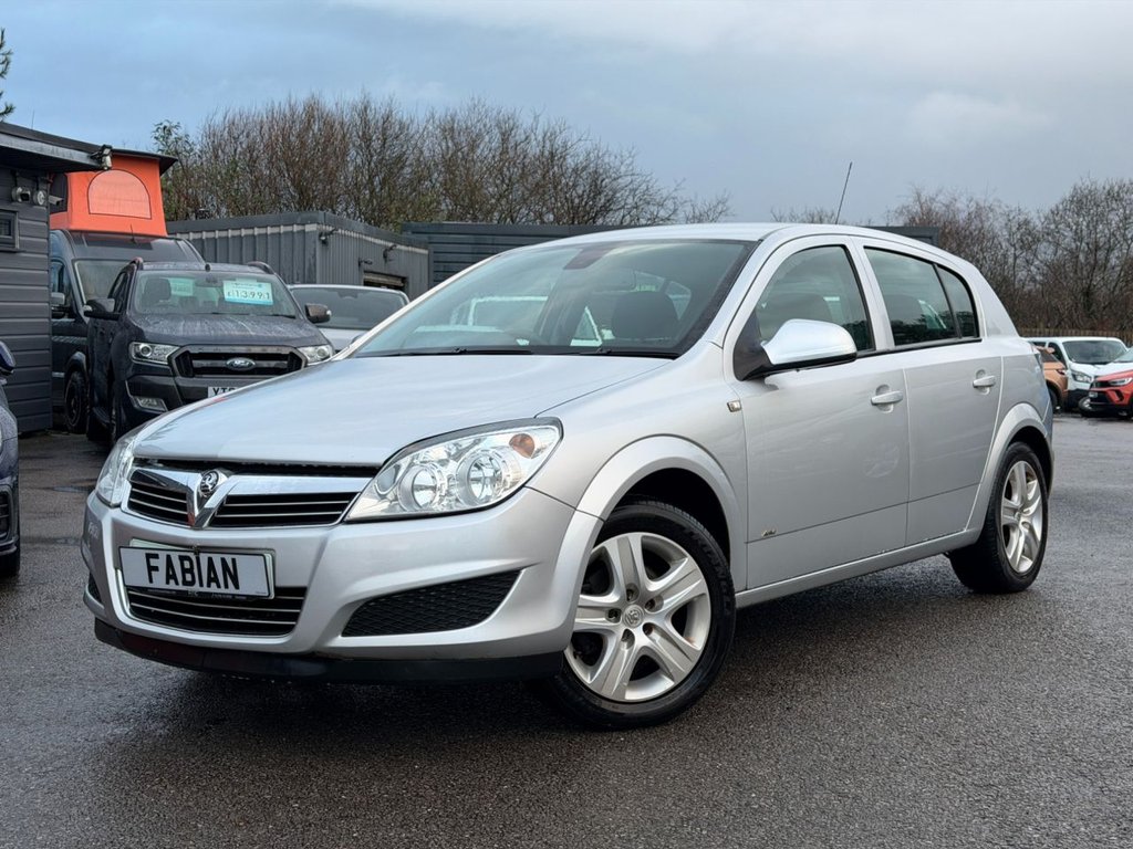 Used Vauxhall Astra 2010 for sale - 77693204: Photo 2