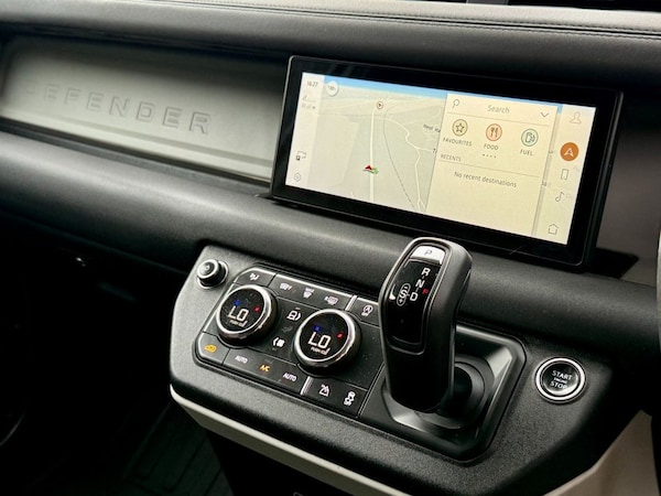 Used Land Rover Defender 2021 for sale - 75703881: Photo 16