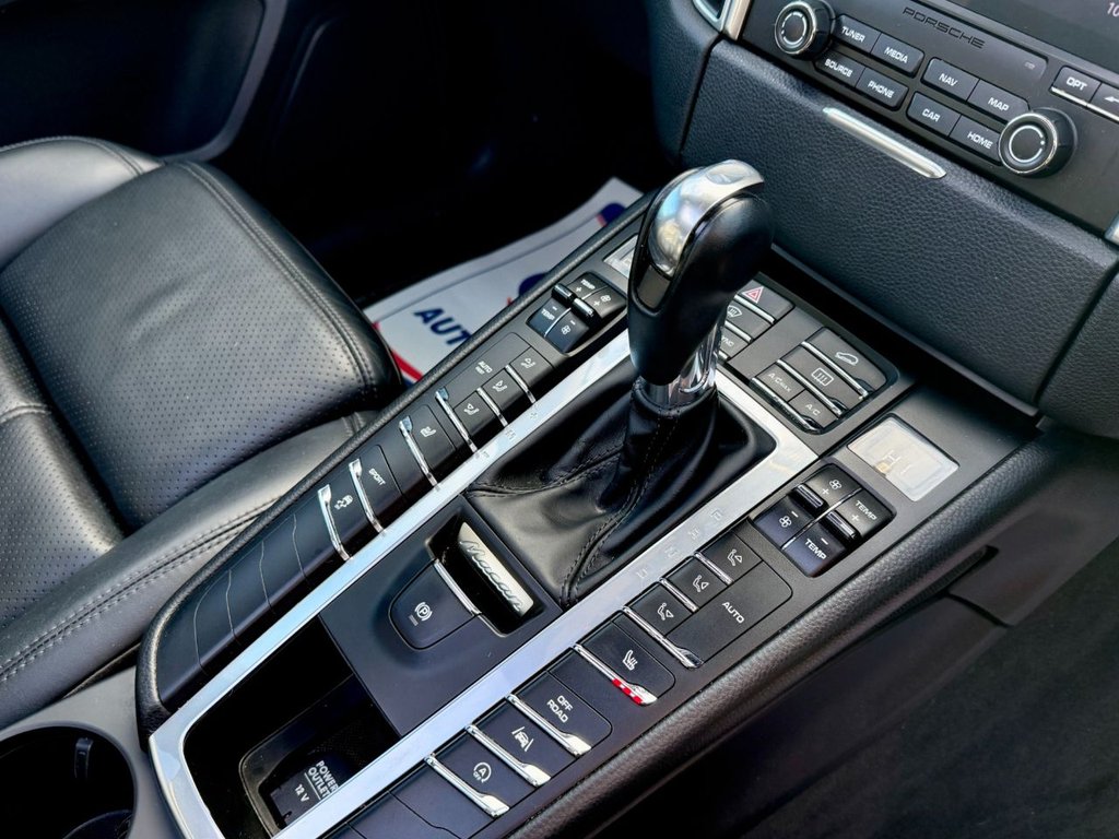 Used Porsche Macan 2018 for sale - 76590775: Photo 18