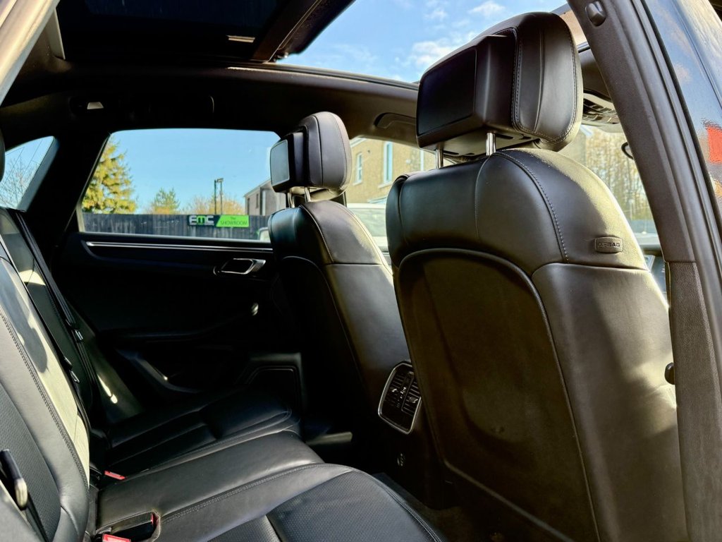 Used Porsche Macan 2018 for sale - 76590775: Photo 19