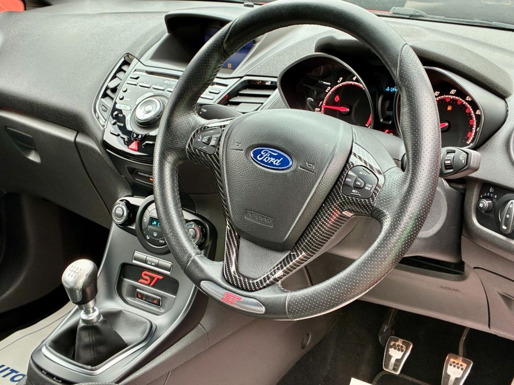 Used Ford Fiesta 2015 for sale - 76256551: Photo 12