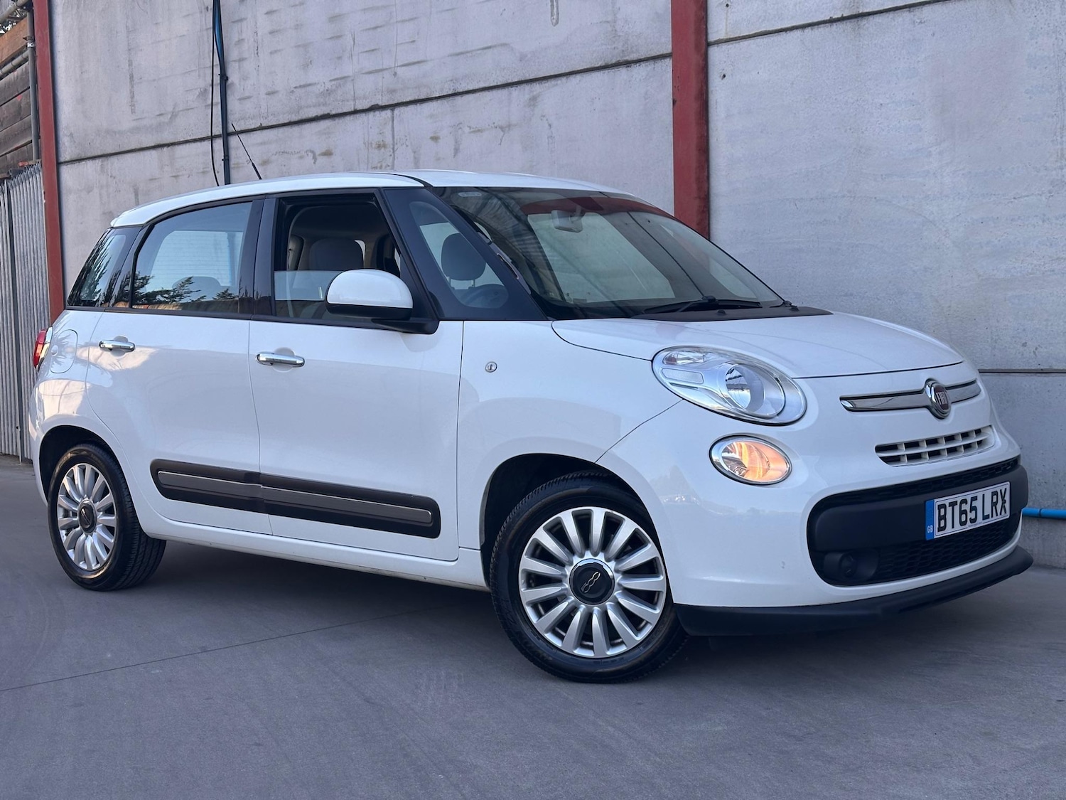 Used Fiat 500L 2015 for sale - 76886468: Photo 3