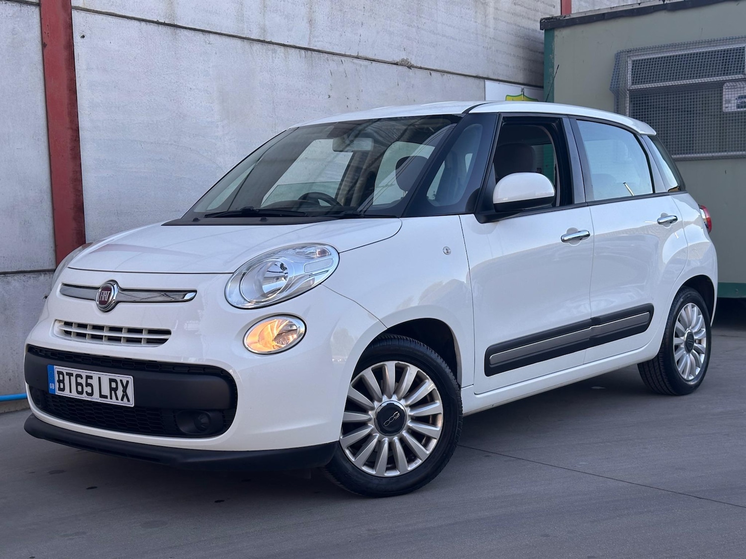 Used Fiat 500L 2015 for sale - 76886468: Photo 6