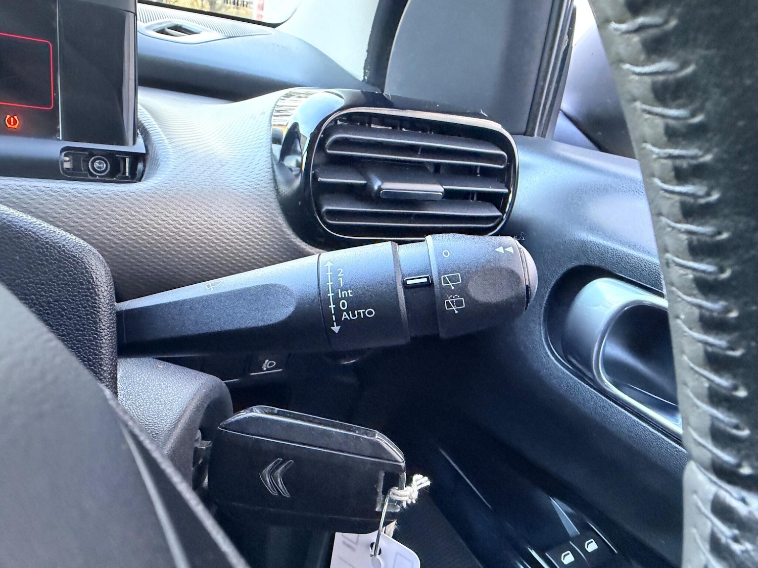 Used Citroen C4 Cactus 2016 for sale - 77892545: Photo 30