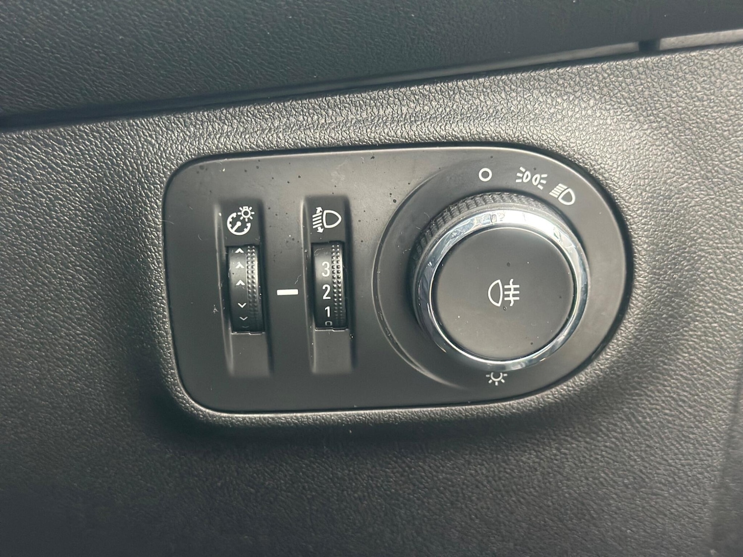 Used Vauxhall Corsa 2016 for sale - 78100918: Photo 17