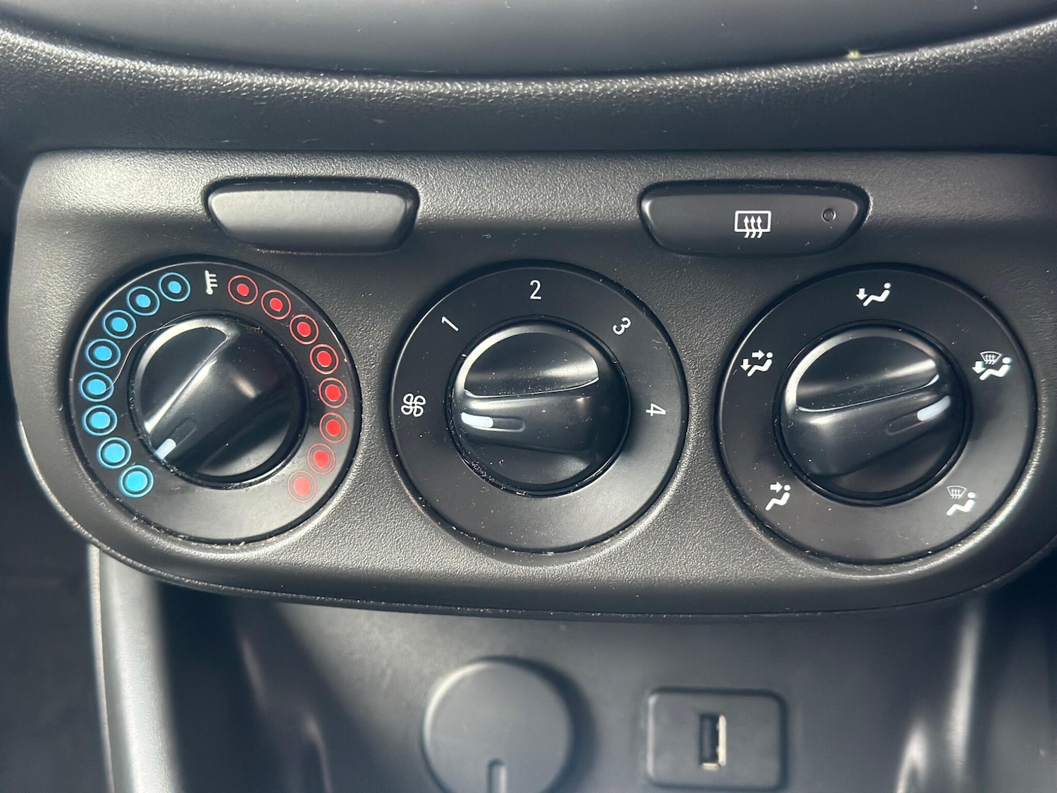 Used Vauxhall Corsa 2016 for sale - 78100918: Photo 20