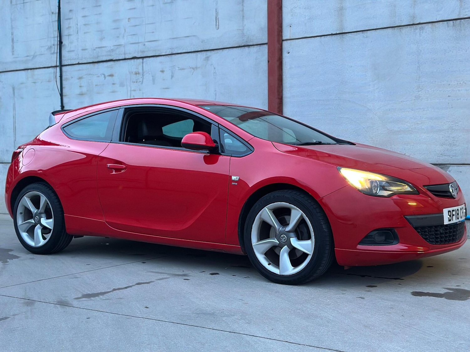 Used Vauxhall Astra GTC 2018 for sale - 76498771: Photo 2