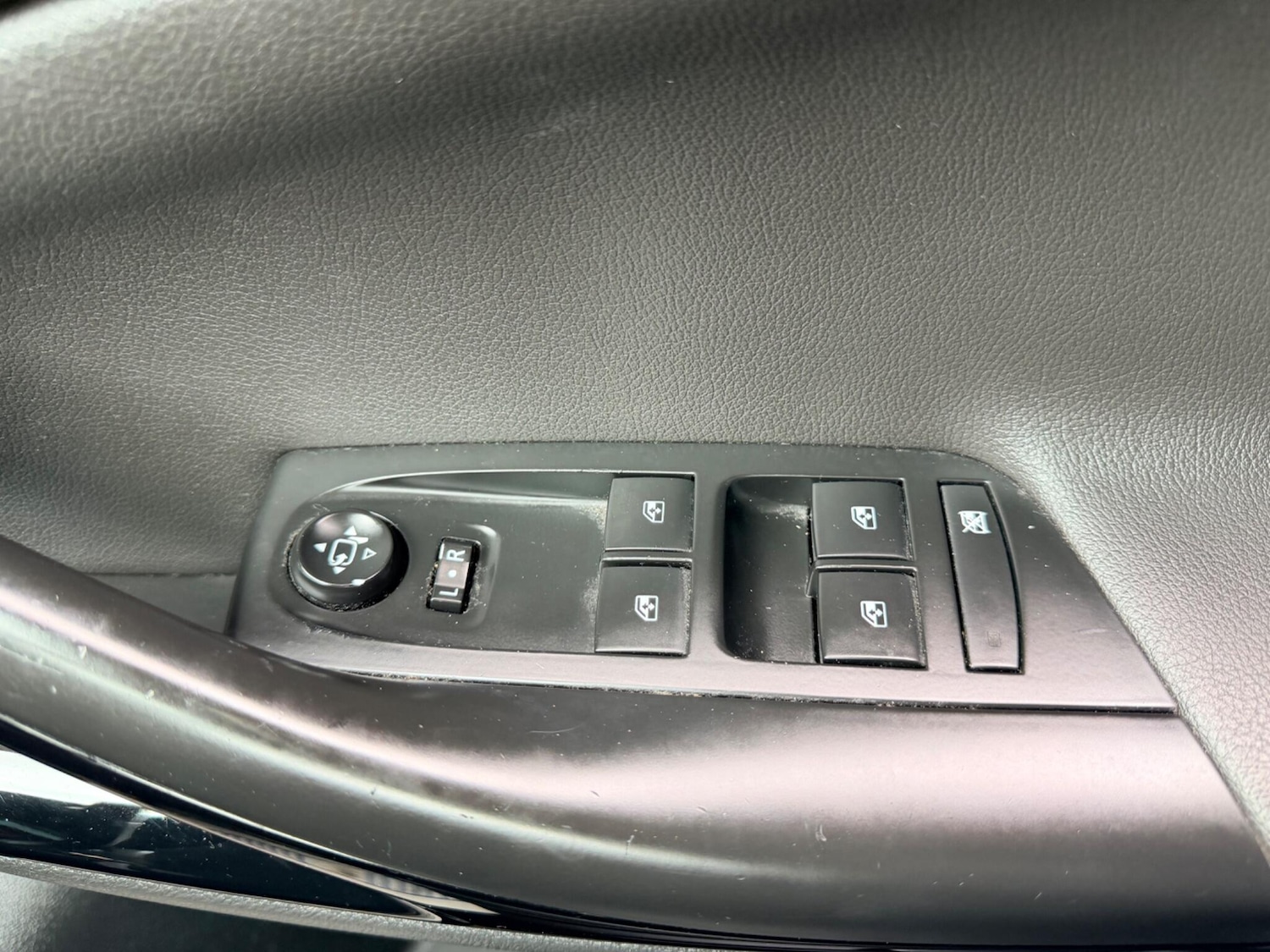 Used Vauxhall Astra 2017 for sale - 78100626: Photo 32