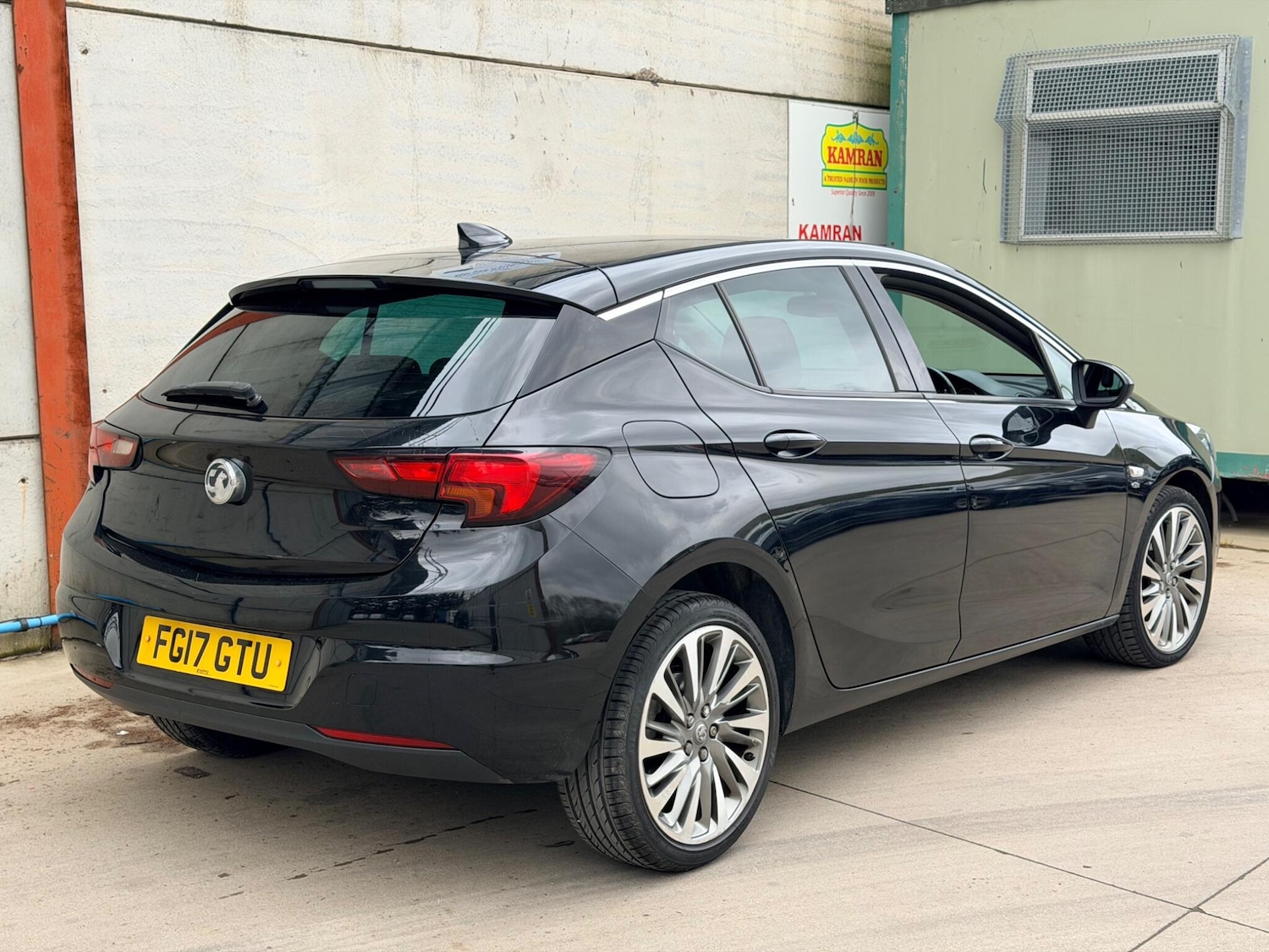 Used Vauxhall Astra 2017 for sale - 78100626: Photo 4