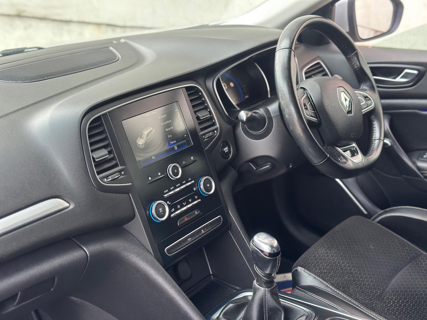 Used Renault Megane 2016 for sale - 77839840: Photo 12