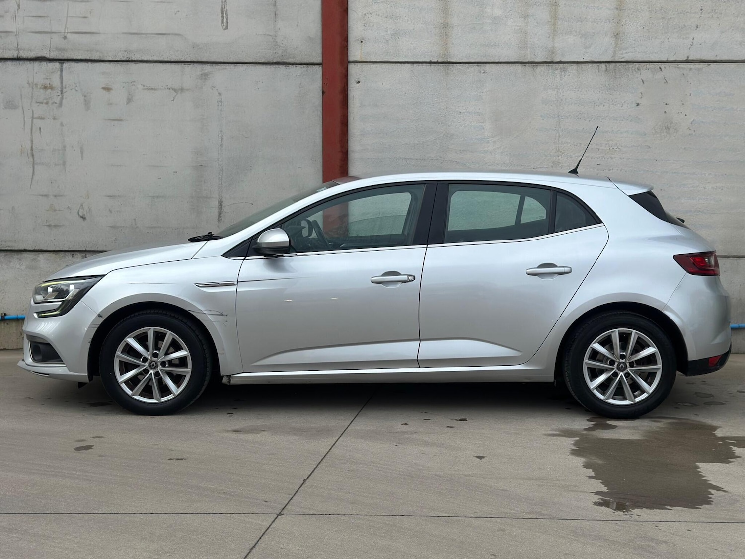 Used Renault Megane 2016 for sale - 77839840: Photo 5