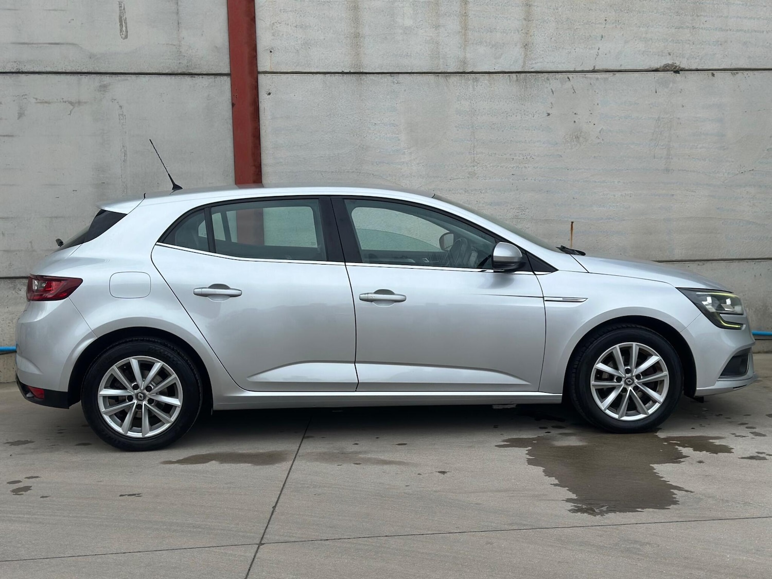 Used Renault Megane 2016 for sale - 77839840: Photo 8