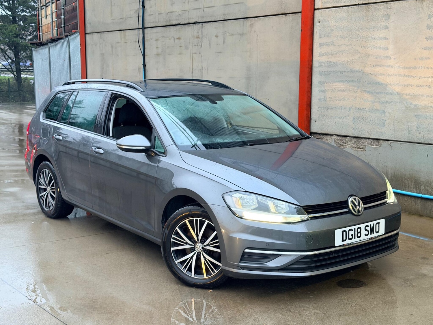 Used Volkswagen Golf 2018 for sale - 77305723: Photo 2