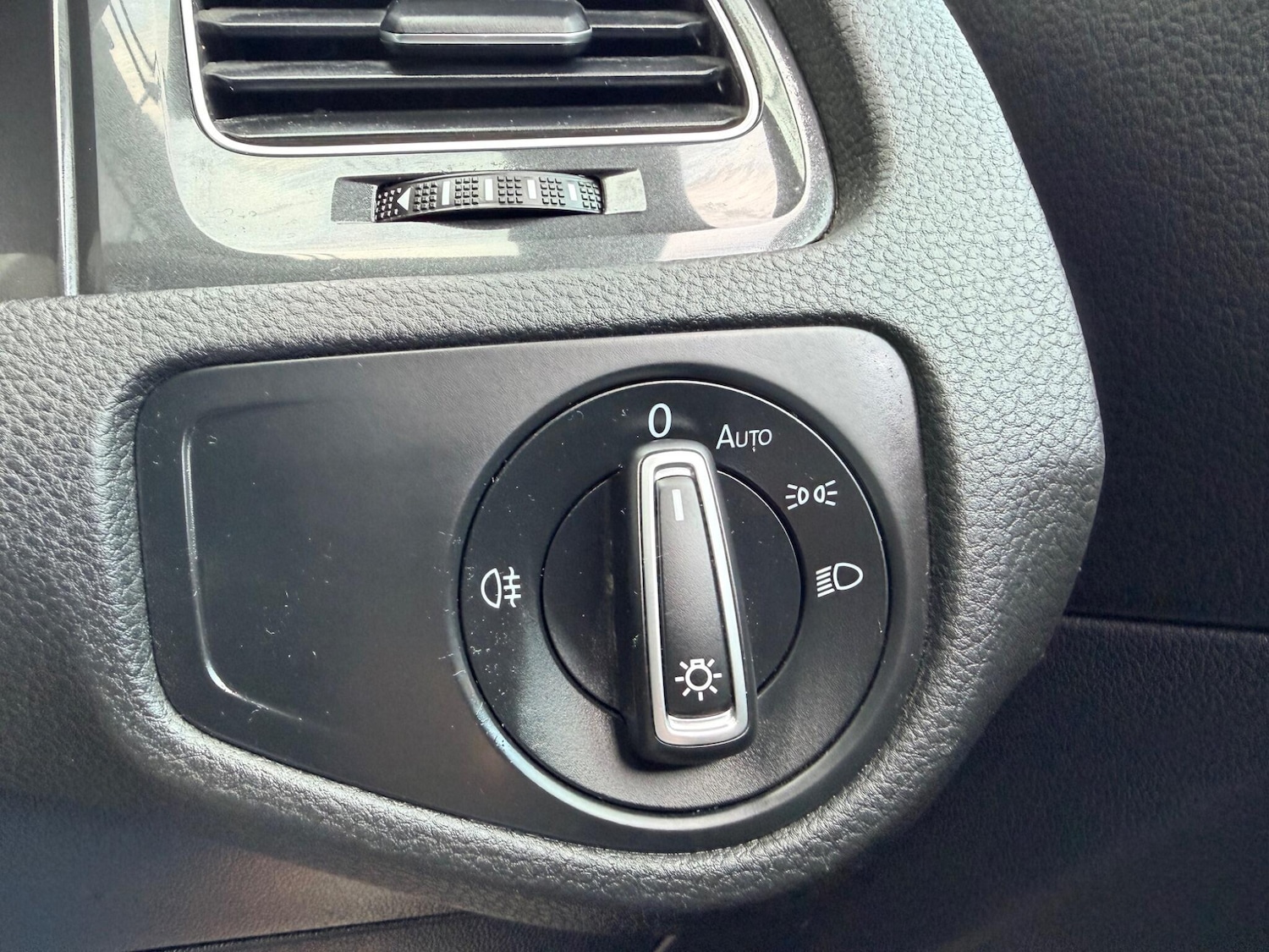 Used Volkswagen Golf 2018 for sale - 77305723: Photo 33