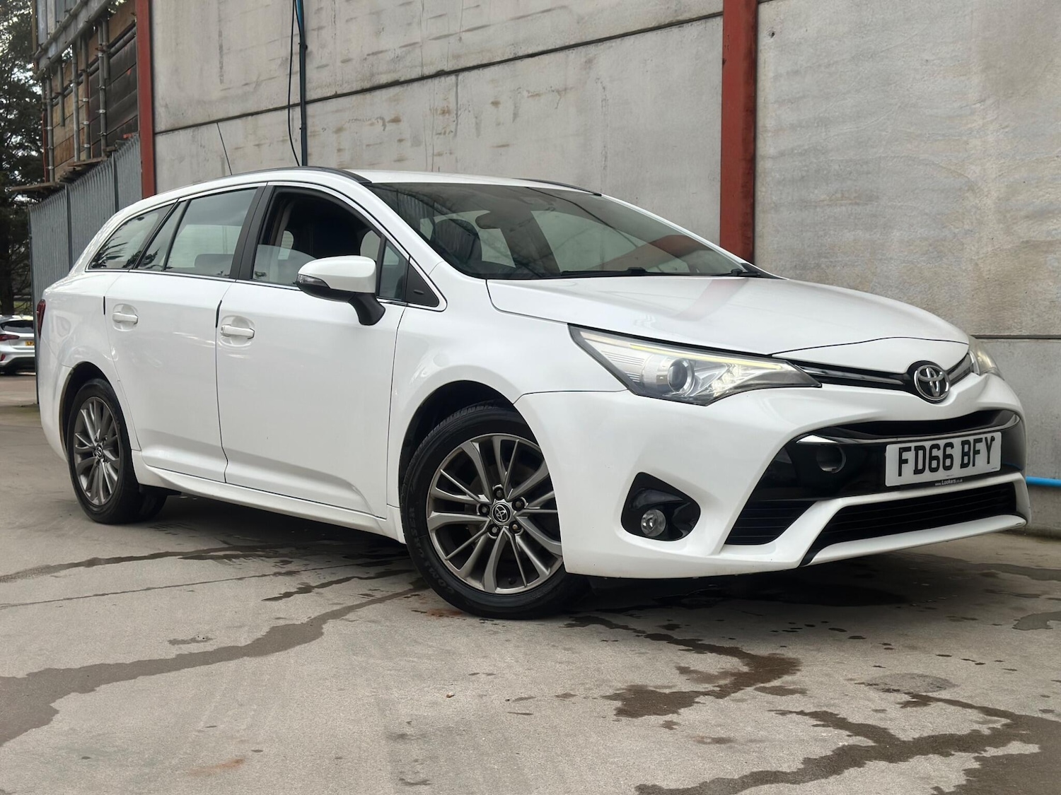 Used Toyota Avensis 2016 for sale - 77386696: Photo 2