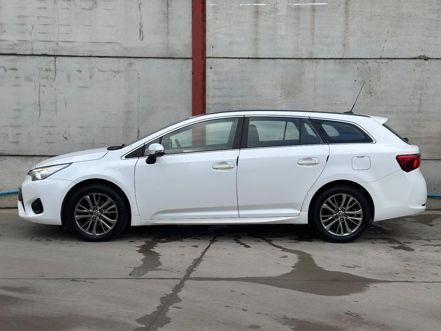 Used Toyota Avensis 2016 for sale - 77386696: Photo 4