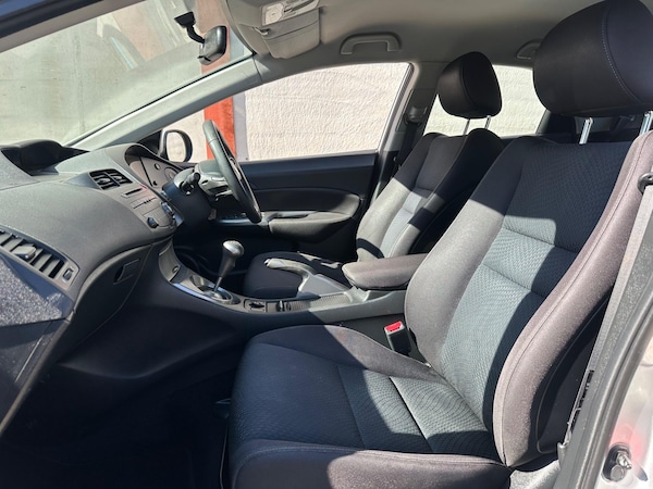 Used Honda Civic 2010 for sale - 74127859: Photo 15