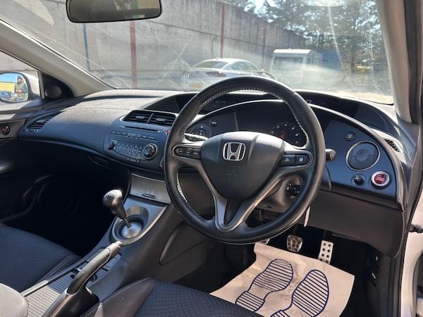 Used Honda Civic 2010 for sale - 74127859: Photo 21