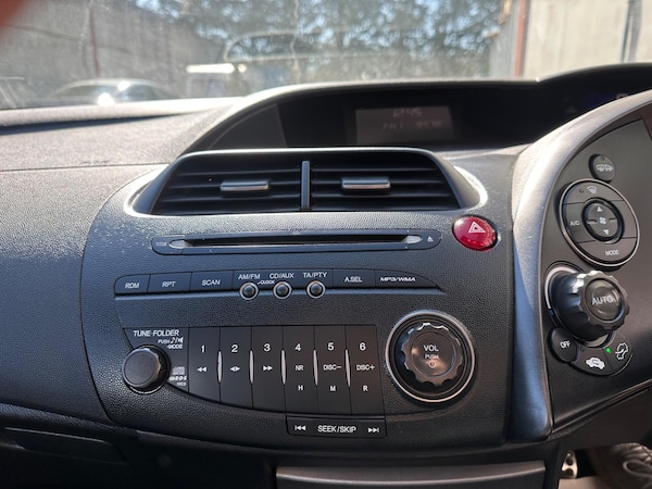 Used Honda Civic 2010 for sale - 74127859: Photo 26