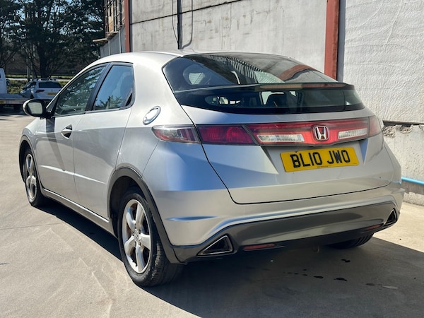 Used Honda Civic 2010 for sale - 74127859: Photo 8
