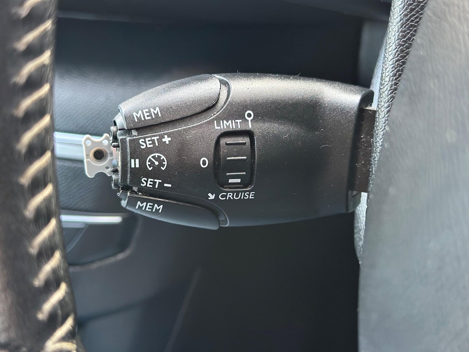 Used Peugeot 308 2017 for sale - 77625018: Photo 18