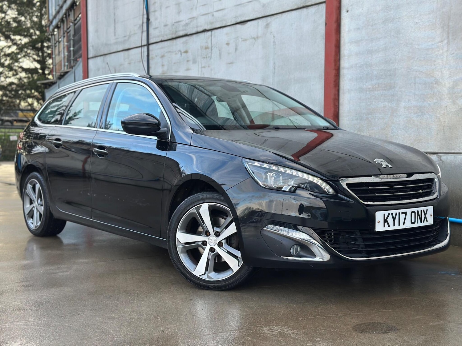 Used Peugeot 308 2017 for sale - 77625018: Photo 2