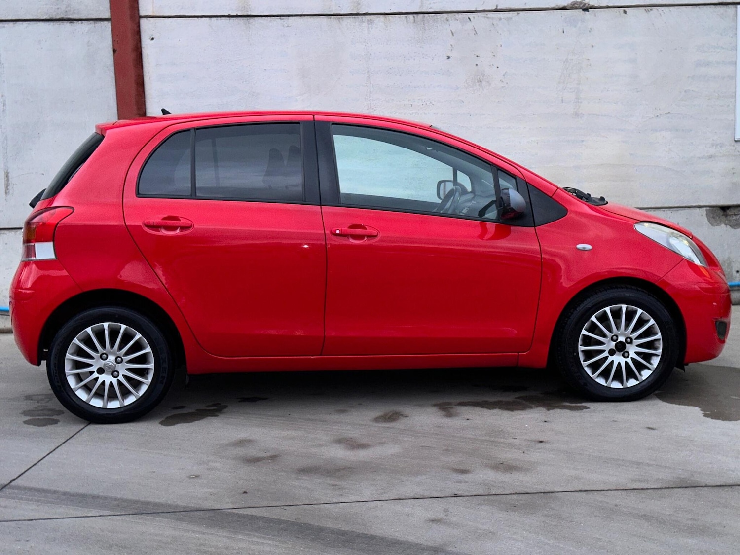 Used Toyota Yaris 2009 for sale - 76498952: Photo 8