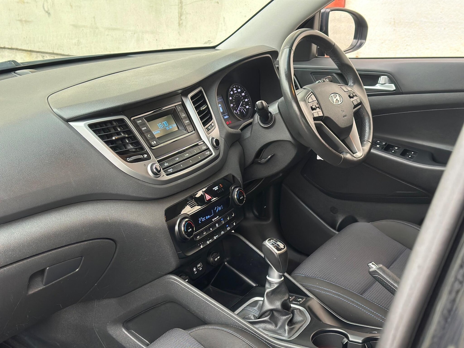 Used Hyundai TUCSON 2016 for sale - 76314950: Photo 11