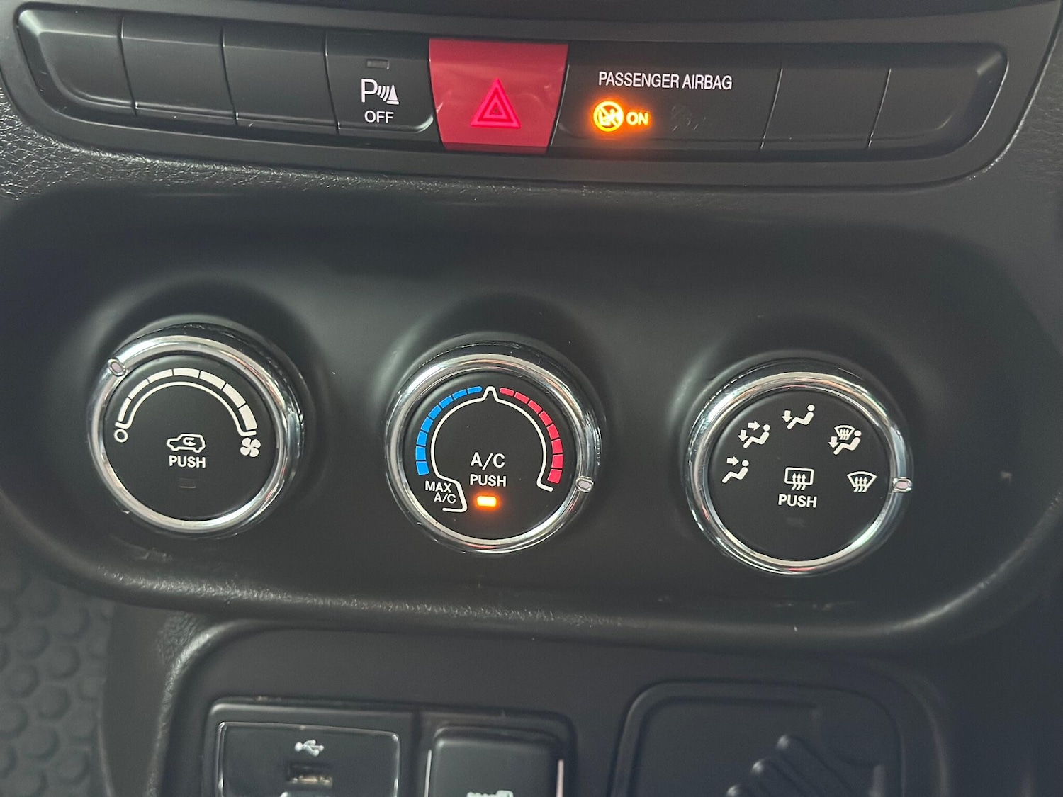 Used Jeep Renegade 2018 for sale - 76360139: Photo 23