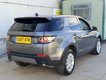 Used Land Rover Discovery Sport 2017 for sale - 79049822: Photo
