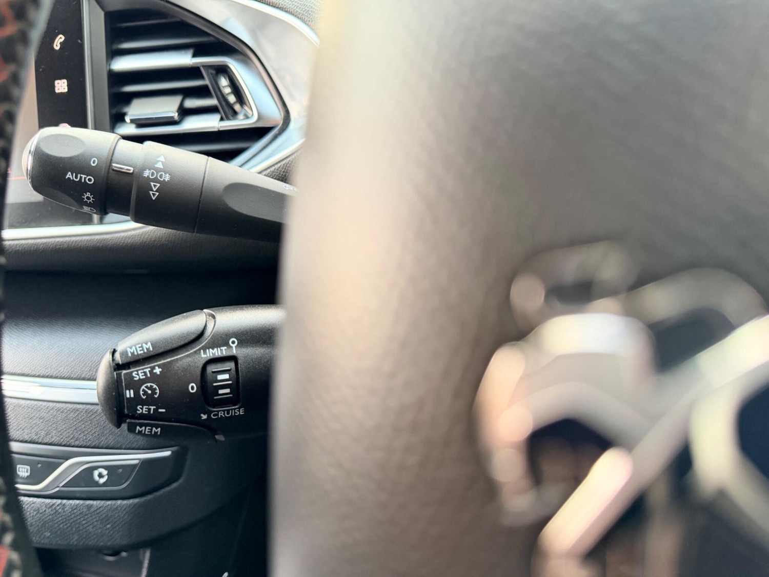 Used Peugeot 308 2018 for sale - 77825174: Photo 31