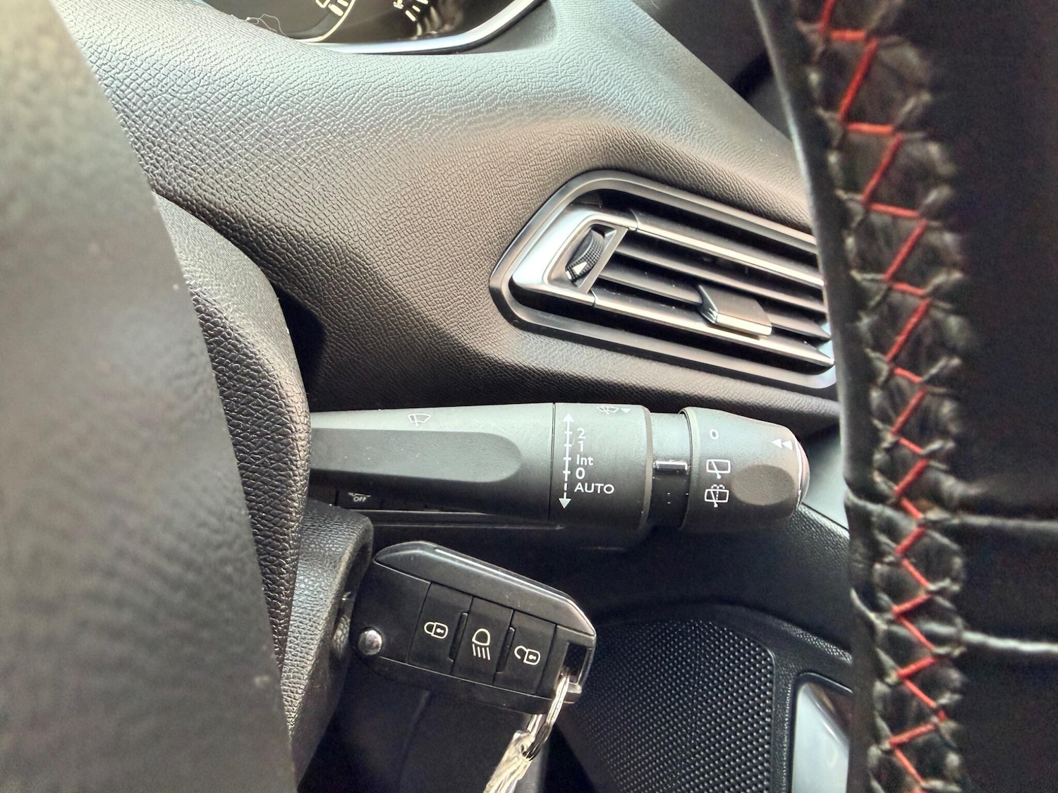 Used Peugeot 308 2018 for sale - 77825174: Photo 32