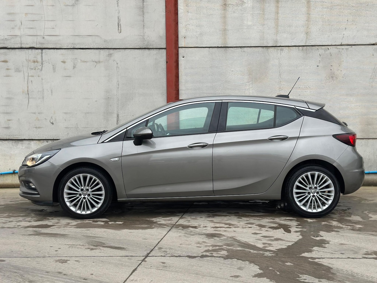 Used Vauxhall Astra 2017 for sale - 77637390: Photo 7