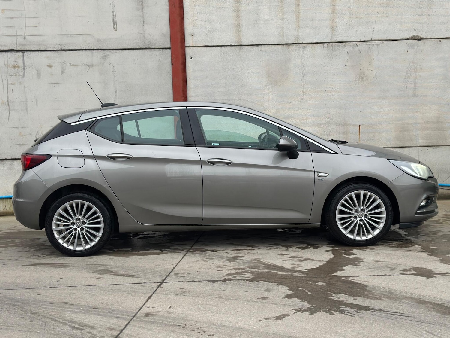 Used Vauxhall Astra 2017 for sale - 77637390: Photo 9