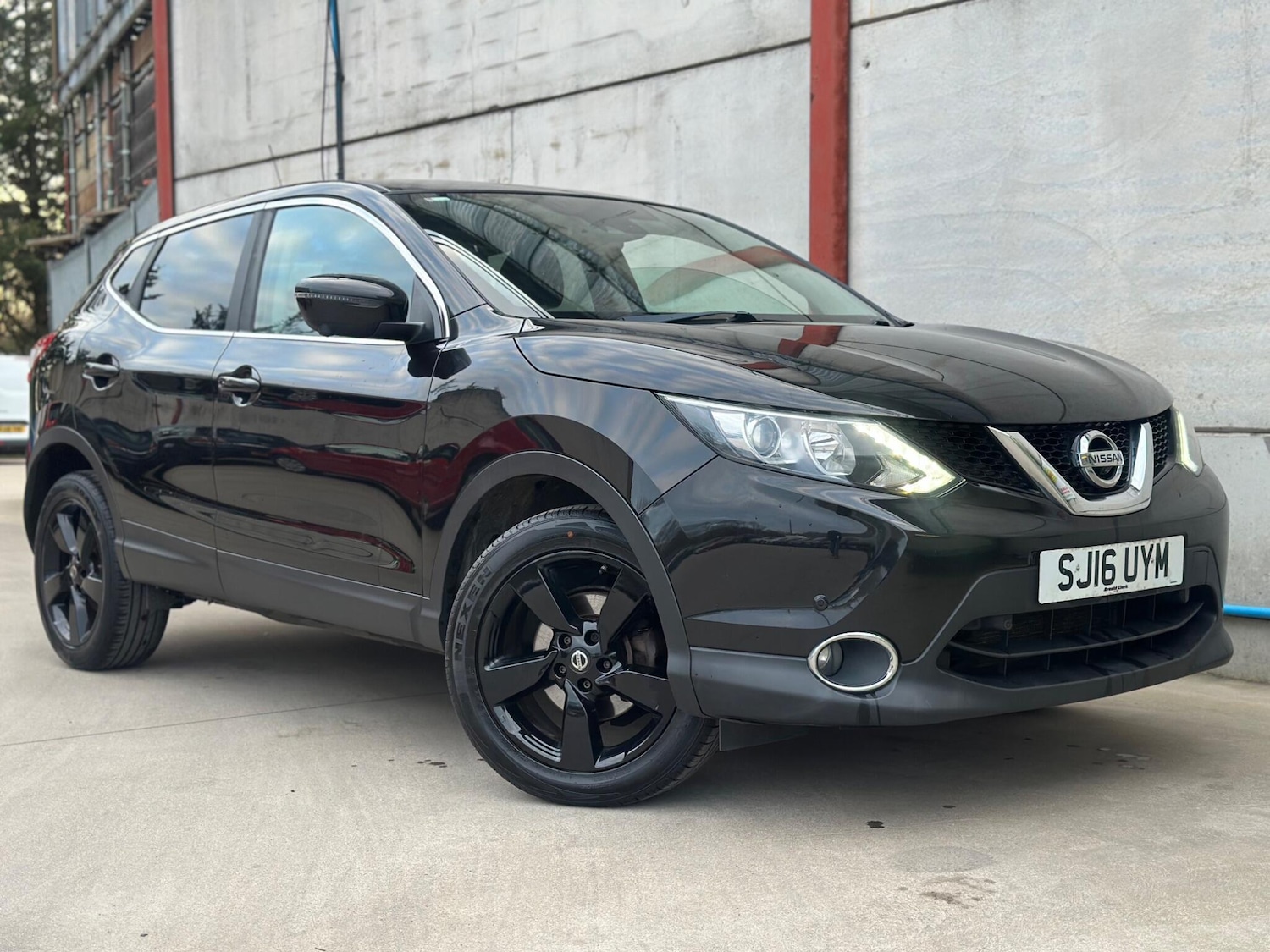 Used Nissan Qashqai for sale - 77793342: Photo 2
