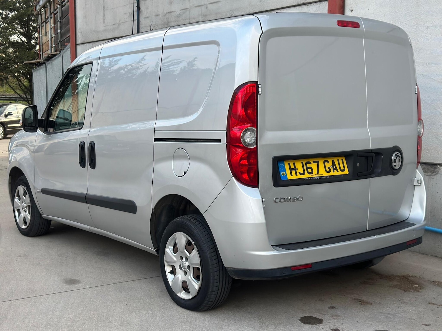 Used Vauxhall Combo 2017 for sale - 78101116: Photo 4
