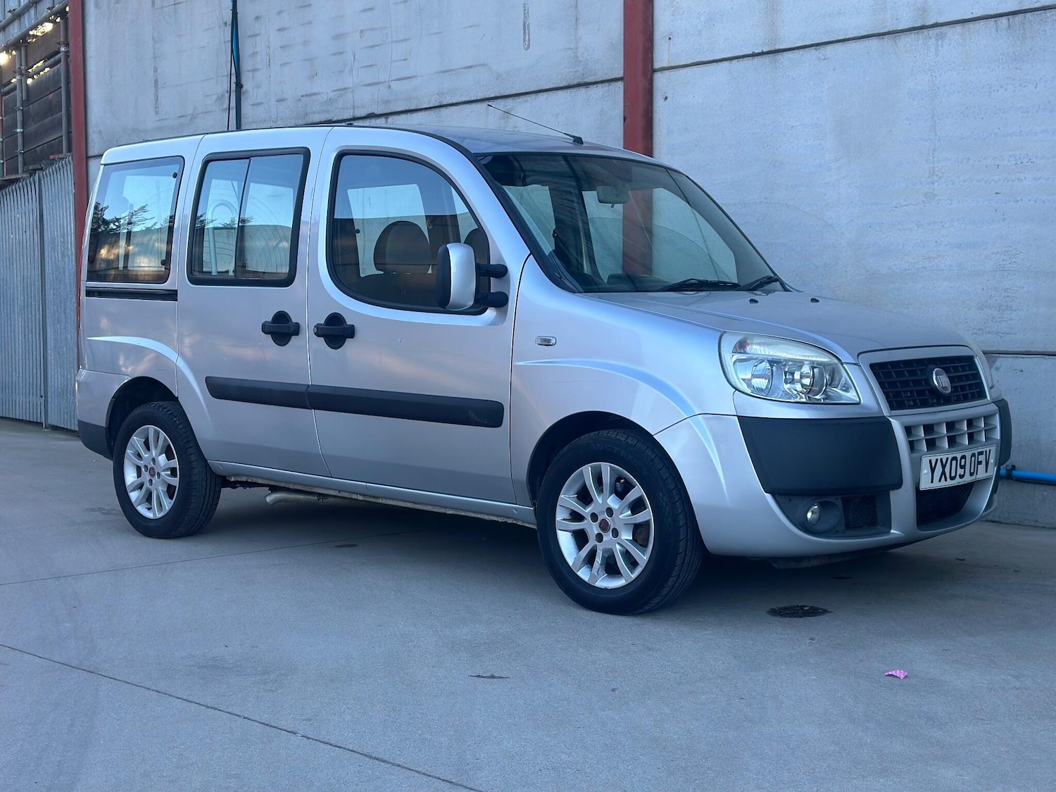 Used Fiat Doblo 2009 for sale - 77120621: Photo 2