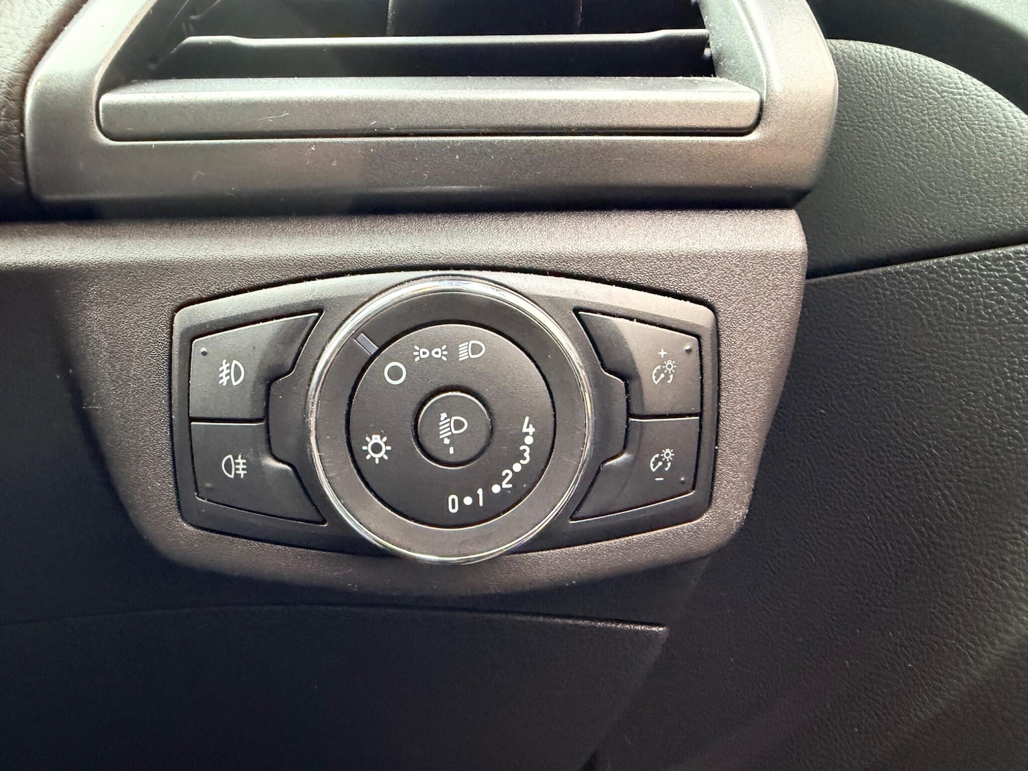 Used Ford Mondeo 2016 for sale - 77304979: Photo 33