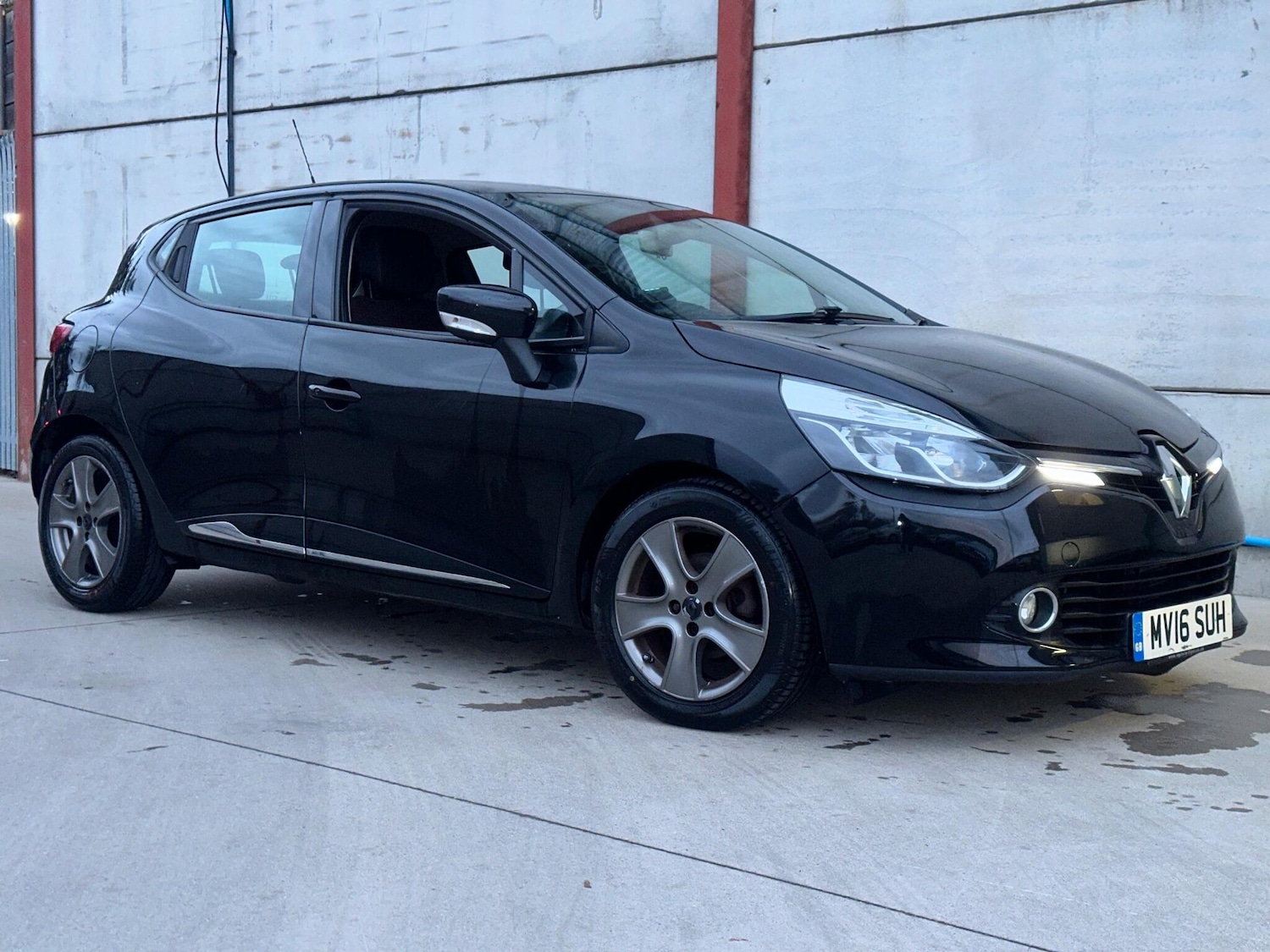 Used Renault Clio 2016 for sale - 76498948: Photo 2