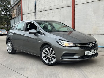 Used Vauxhall Astra 2017 for sale - 76306575: Photo 2