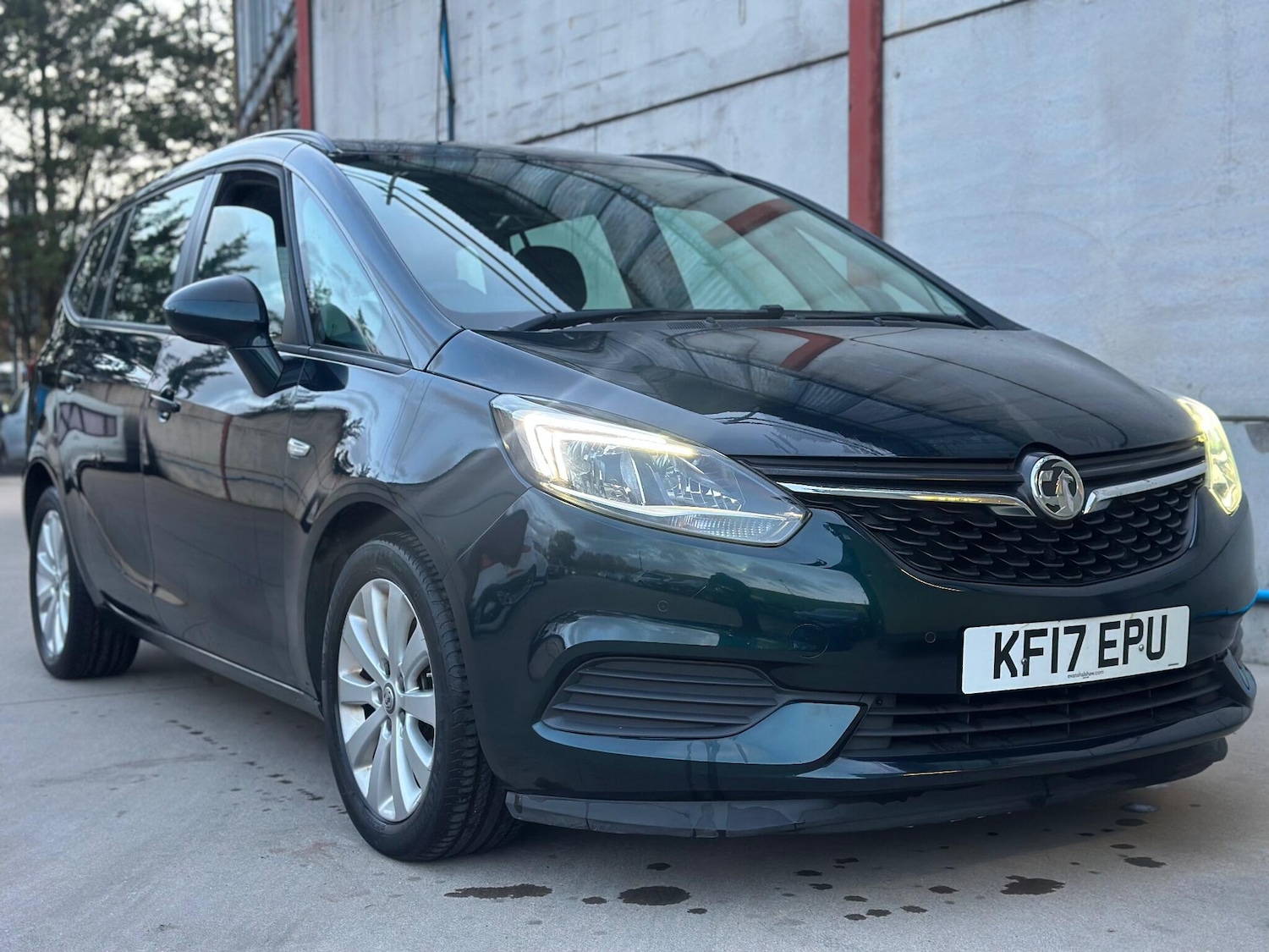 Used Vauxhall Zafira 2017 for sale - 76398319: Photo 1