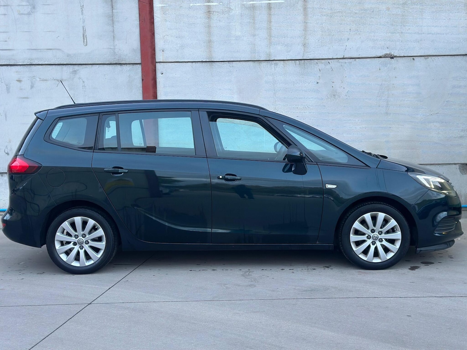 Used Vauxhall Zafira 2017 for sale - 76398319: Photo 8