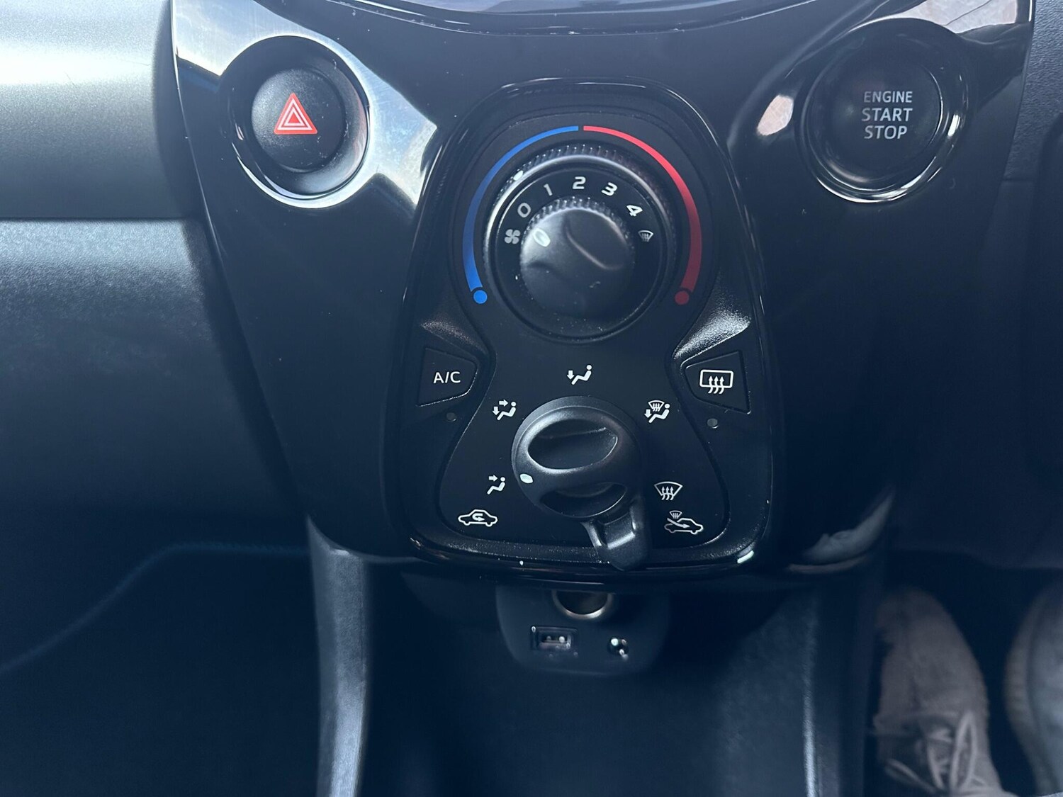 Used Peugeot 108 2015 for sale - 76072244: Photo 31
